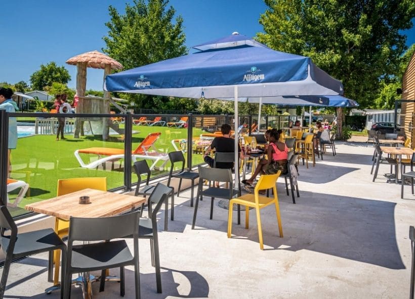 Aloa Vacances : terrasse du camping  Sables d'Olonne Le Nid d’été