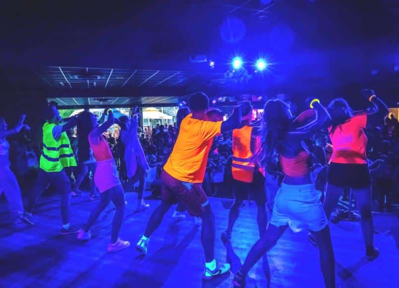 Les Pirons soirée fluo