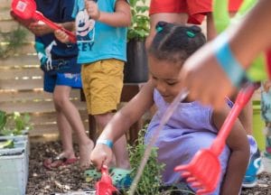 Aloa Vacances : Le Clos Virgile Activités Club Enfant Potager