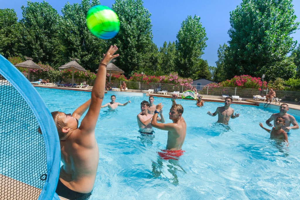 Aloa Vacances : Jeux aquatiques au Camping Serignan Le Clos Virgile