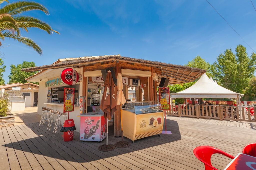 Aloa Vacances : Snack du Camping Serignan Le Clos Virgile