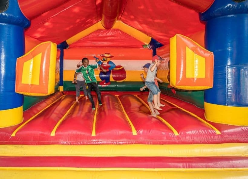 Aloa Vacances : Les Ajoncs Dor Jeux Gonflables