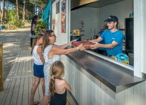 Aloa Vacances : Les Ajoncs Dor Snack