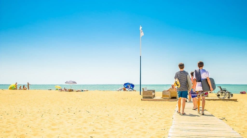 Aloa Vacances : Les Flots Bleus Plage Sable