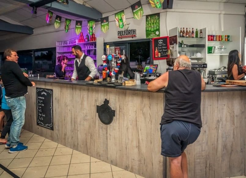 Aloa Vacances : bar du camping sur l'île d'oléron - oléron loisirs 
