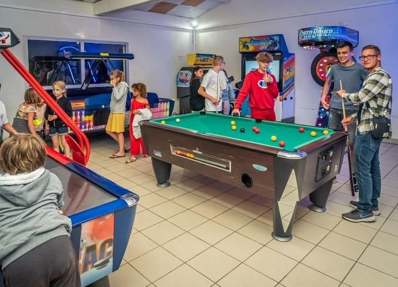 Aloa Vacances : salle de jeux au camping sur l'île d'oléron - oléron loisirs 