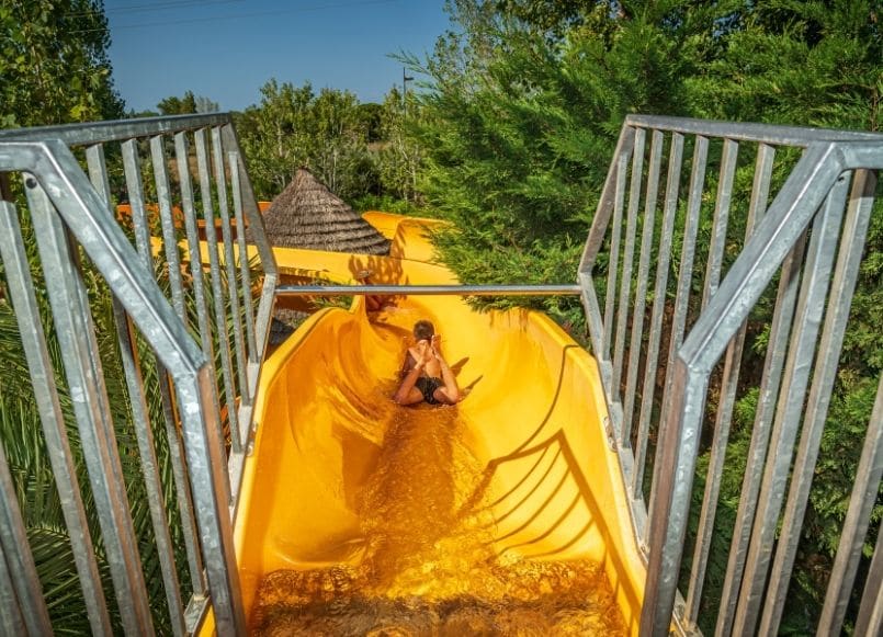 toboggan du camping avec piscine à serignan le clos virgile