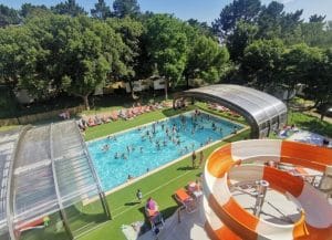 Vue de l'espace aquatique du camping Les Ajoncs d'Or à la Baule