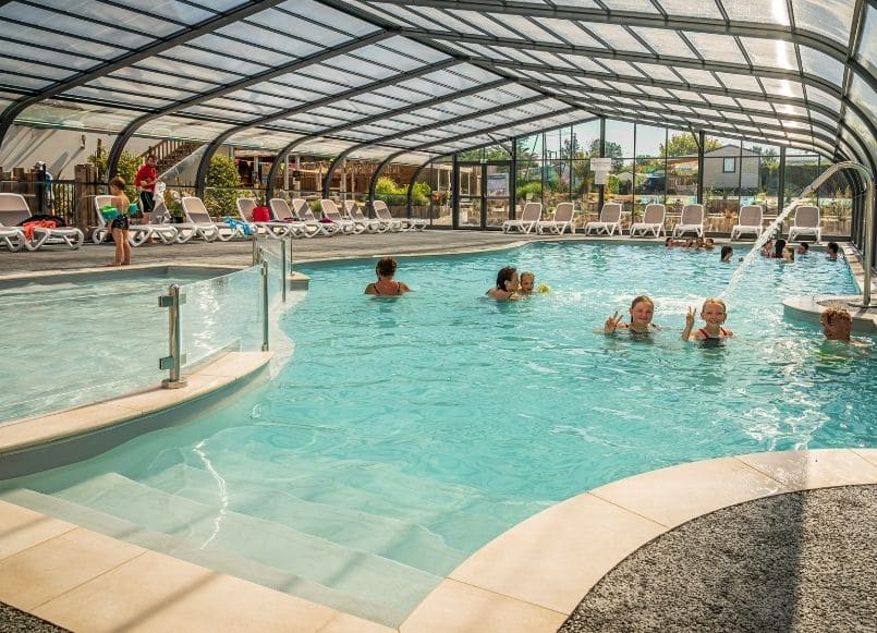 camping près de damagan avec piscine couverte