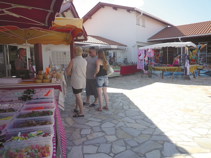 Aloa Vacances : Ur Onea Commerce