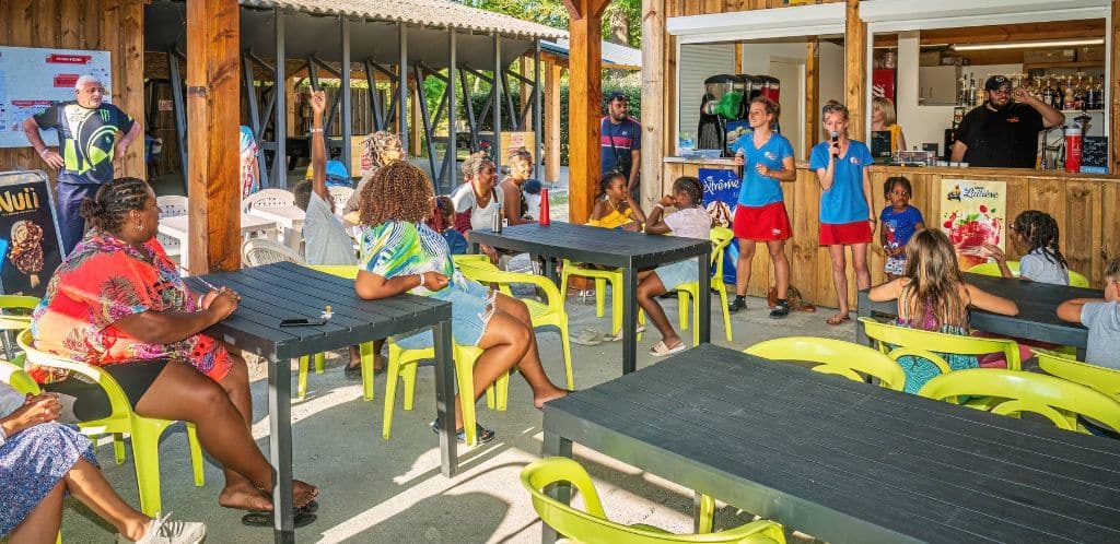Jeux apéro au camping Hourtin - L'Orée du Bois